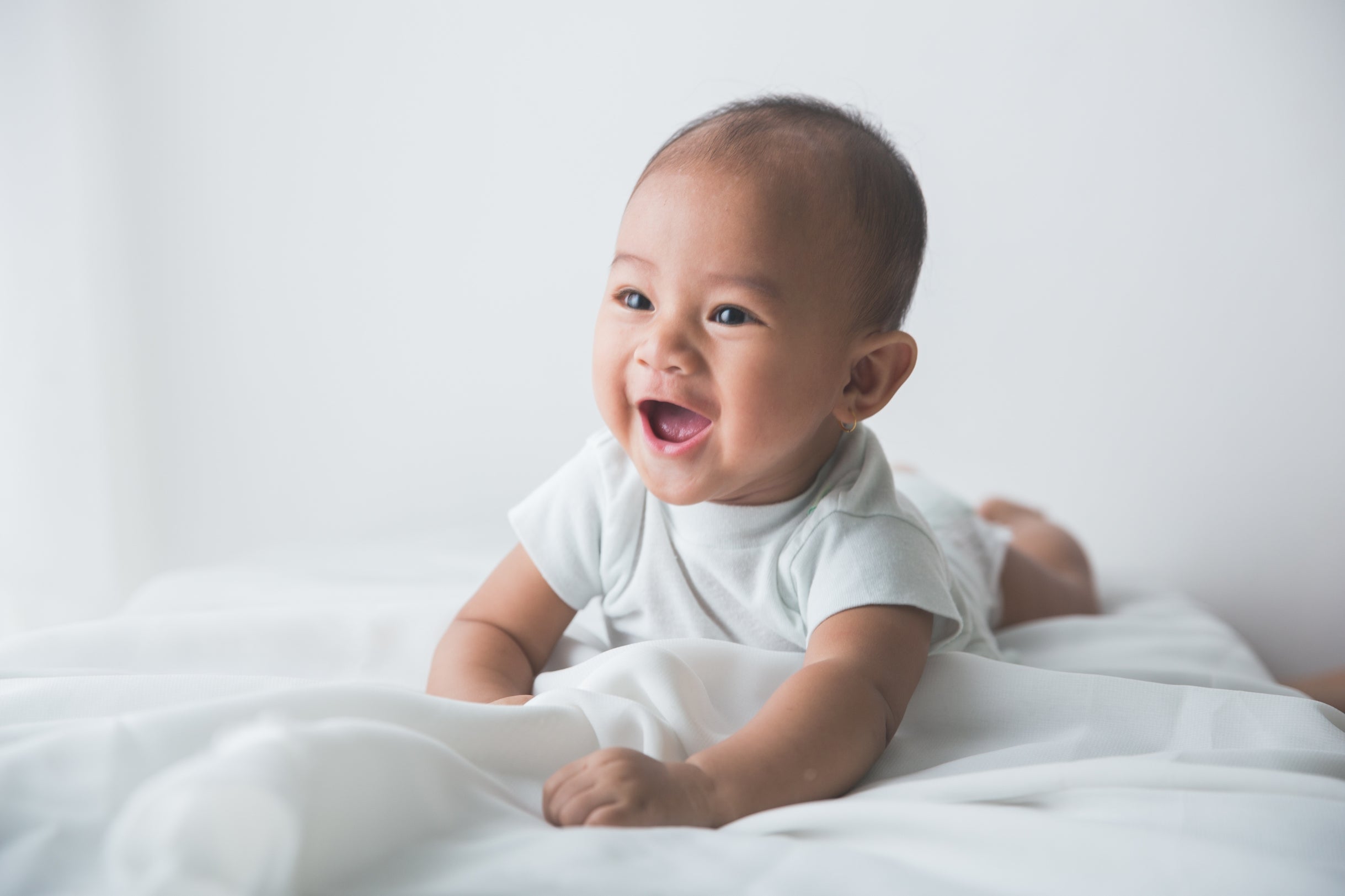 Zipster Blog-5 Fabulous Ways to Keep Your Baby Entertained and Happy at Home